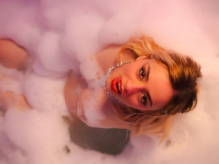 Ich spiele gerne Fußball, sammle Brunnen, spiele Brettspiele wie UNO - Anal-Sex, Devot, Dominant, Exhibitionismus, Gangbang, Gruppensex, Intimschmuck 